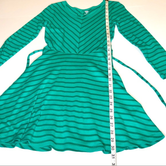 Old Navy Dress       D066 - Picture 5 of 6